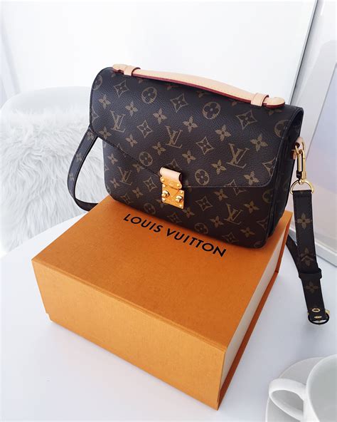 mini pochette metis louis vuitton
